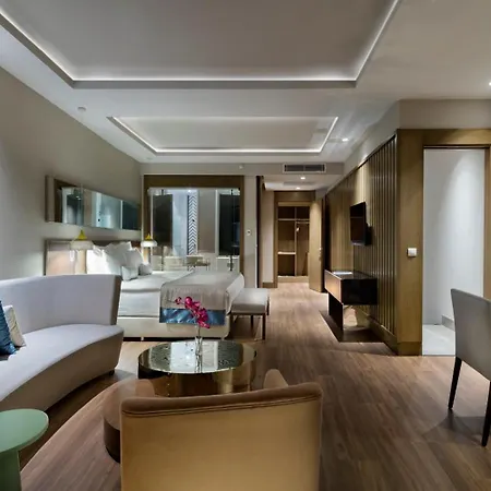 Trendy Lara Otel 5*